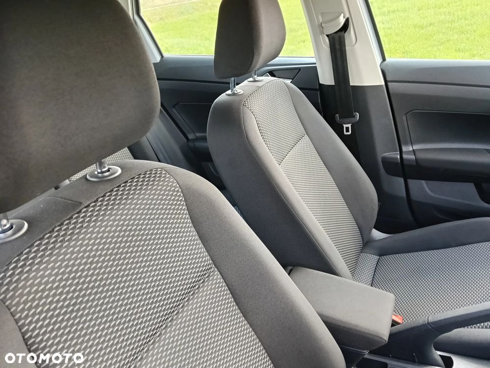 Volkswagen Polo 1.0 ACTIVE - 12