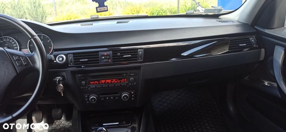 BMW Seria 3 320d - 27