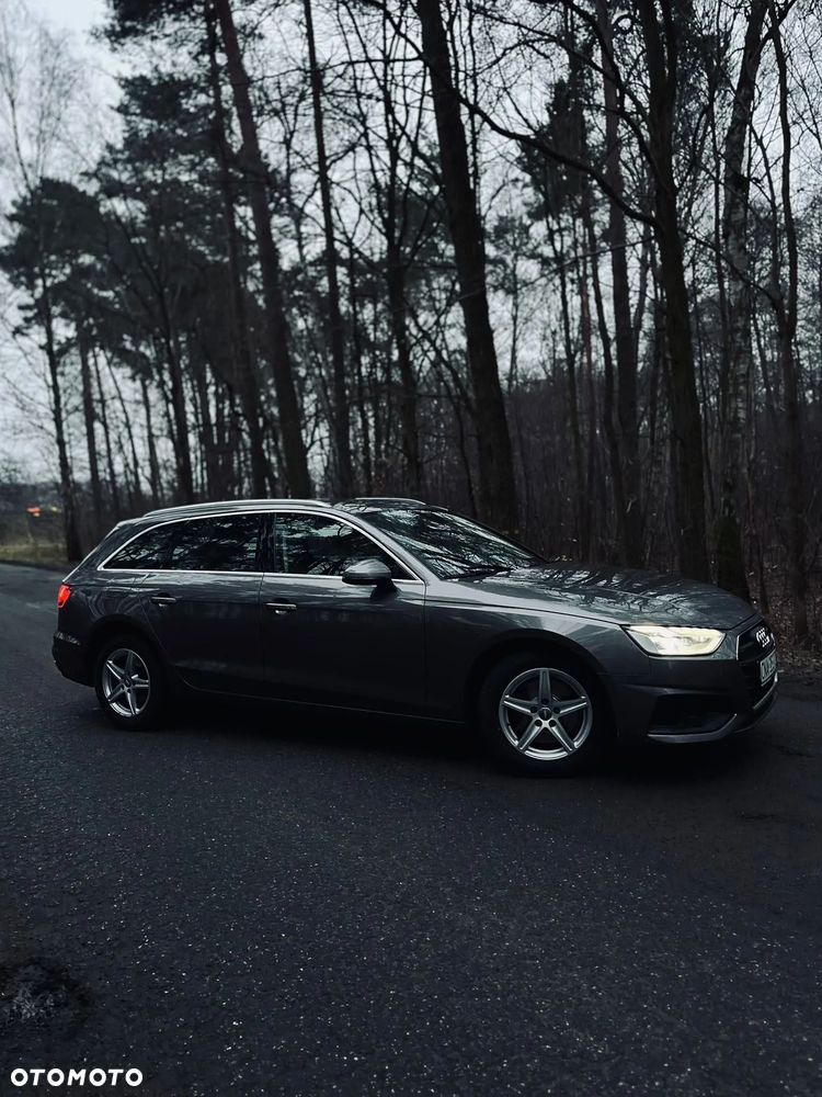 Audi A4 Avant 35 TDI S tronic - 12