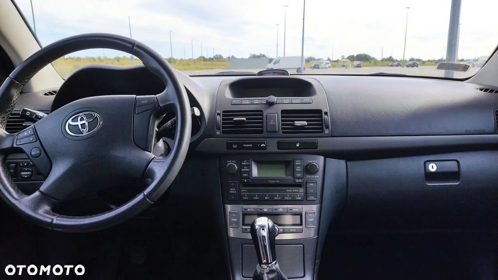 Toyota Avensis 1.8 VVT-i Combi Sol - 6