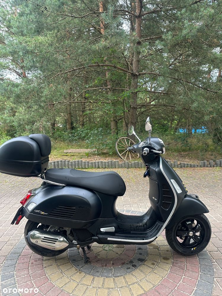 Piaggio Vespa - 2