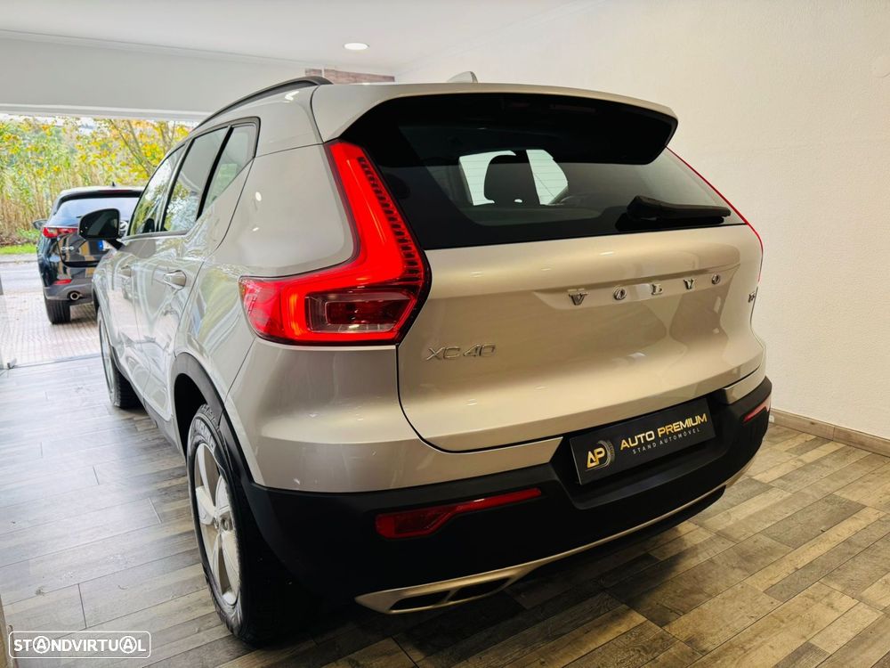 Volvo XC 40 1.5 T3 Momentum Plus - 7