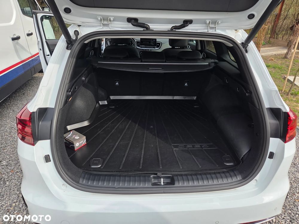 Kia Ceed 1.6 GDI PHEV L DCT - 26