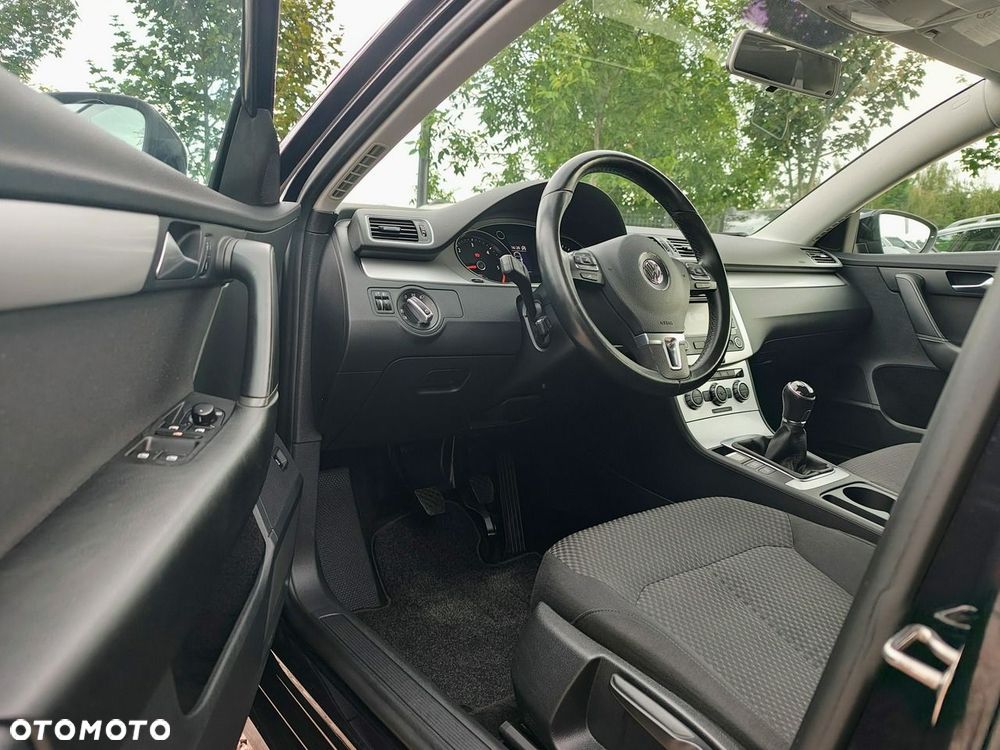 Volkswagen Passat - 26