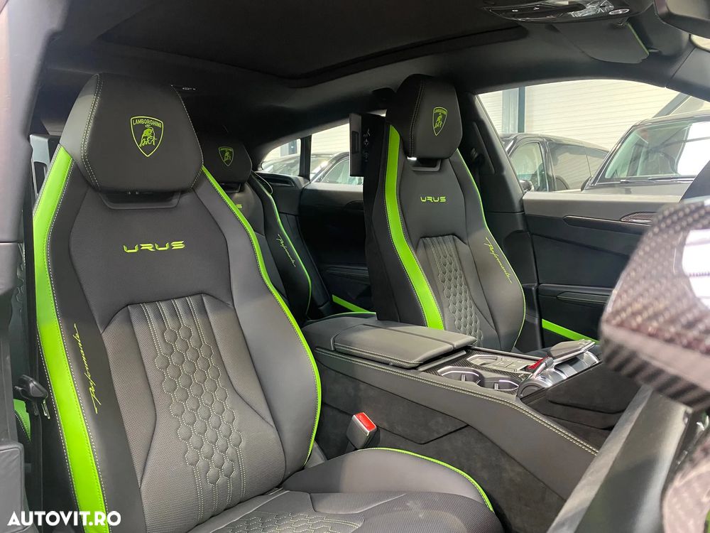 Lamborghini URUS - 15