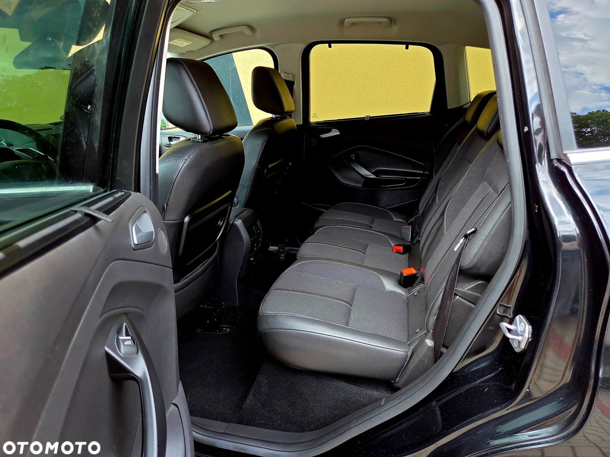 Ford C-MAX 2.0 TDCi Start-Stop-System Titanium - 15