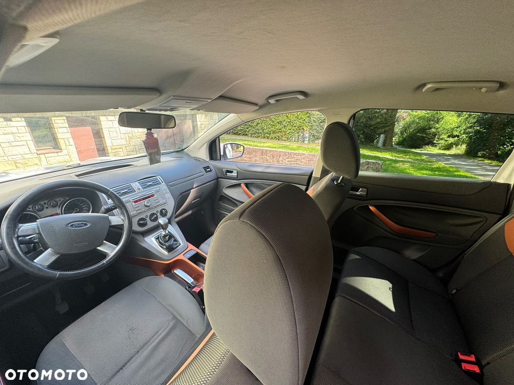 Ford Kuga 2.0 TDCi Titanium FWD - 12