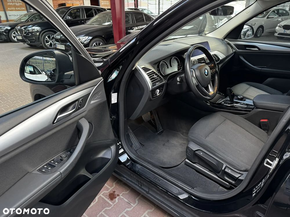 BMW X3 xDrive20d Advantage - 11