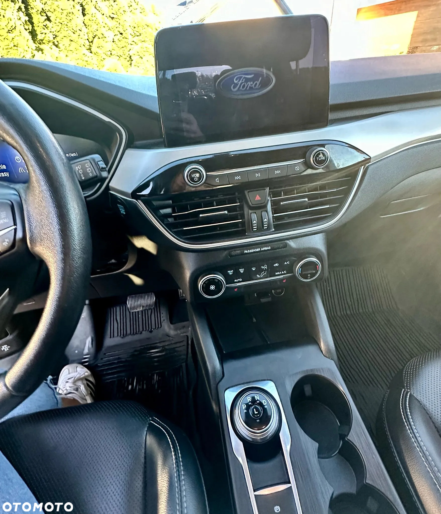 Ford Kuga 2.5 FHEV FWD Titanium - 24