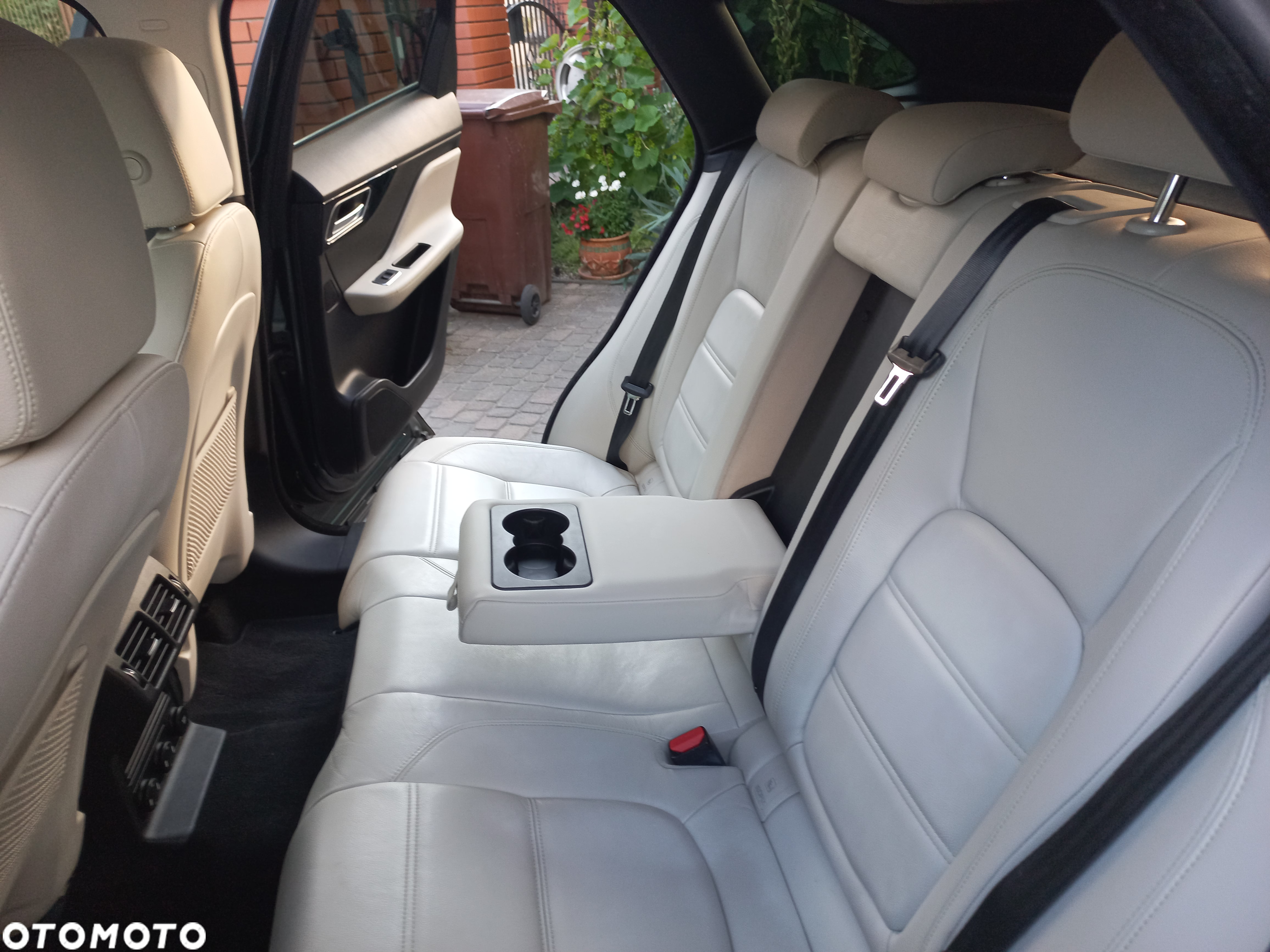 Jaguar F-Pace 2.0 i4D AWD Chequered Flag - 11