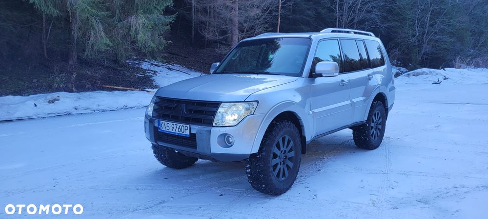 Mitsubishi Pajero - 2