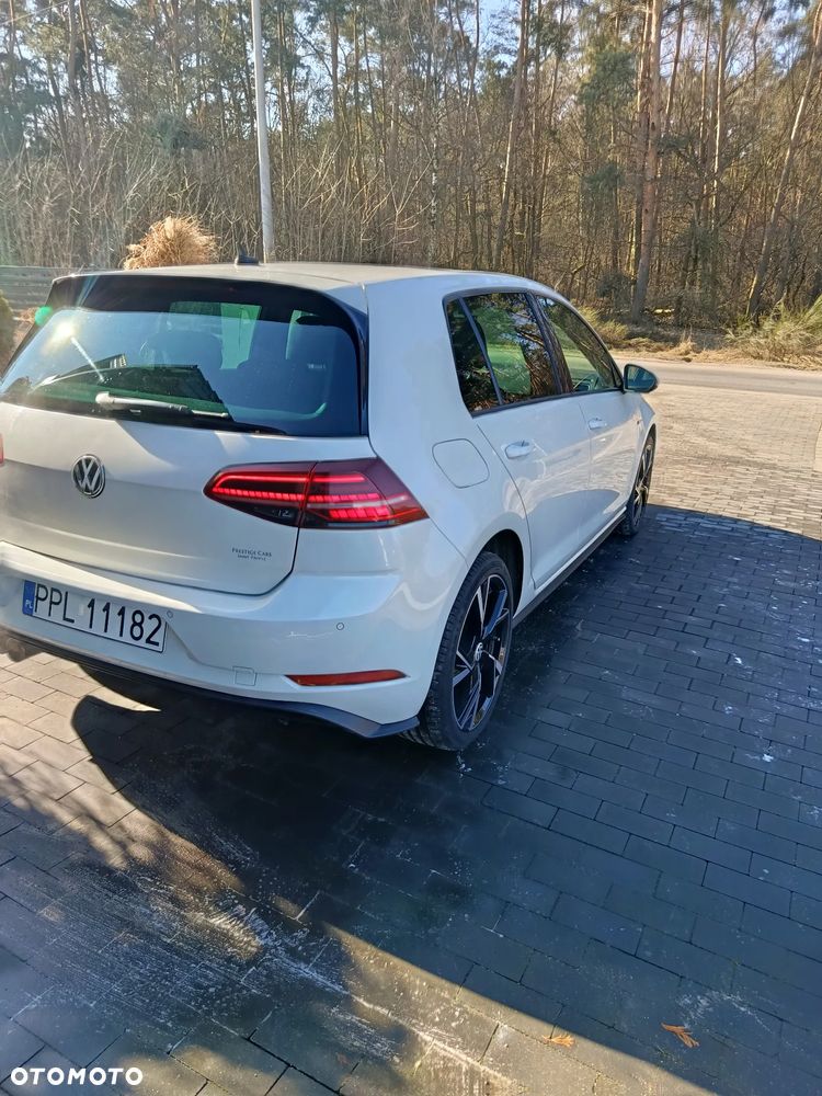 Volkswagen Golf - 22
