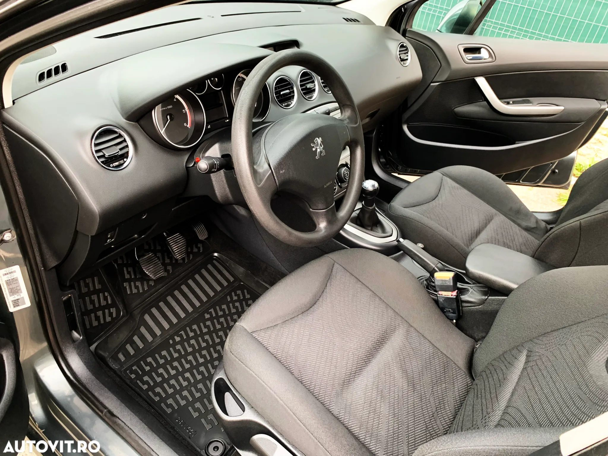 Peugeot 308 1.6HDi Confort Pack - 17