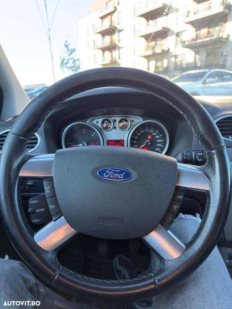 Ford Focus 1.6 TDCi DPF Titanium - 14