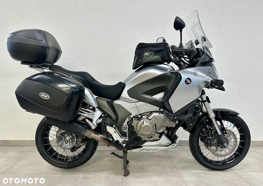 Honda VFR - 4