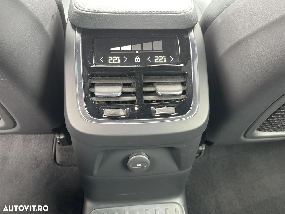 Volvo XC 90 - 22