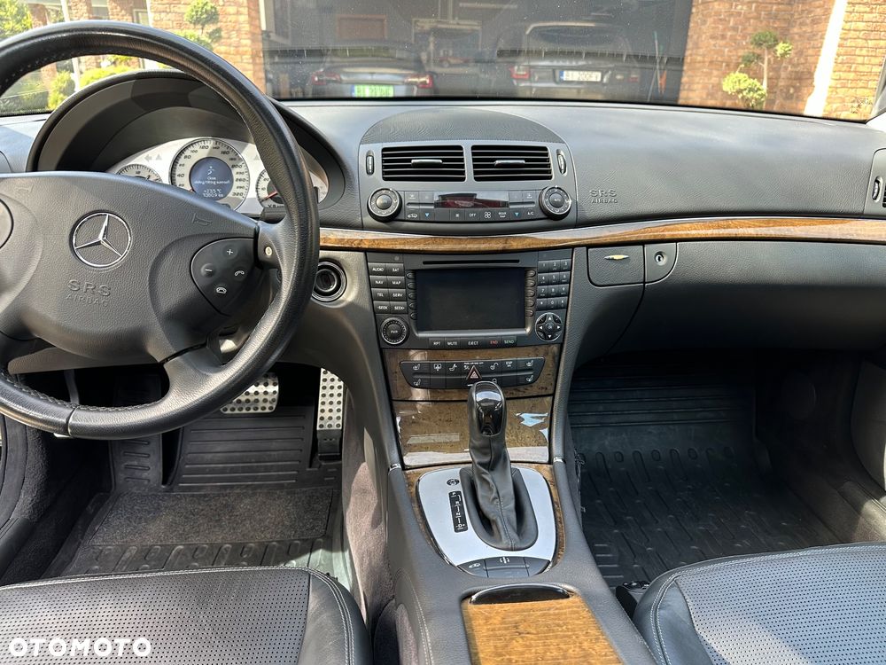 Mercedes-Benz Klasa E 55 AMG Automatik - 12