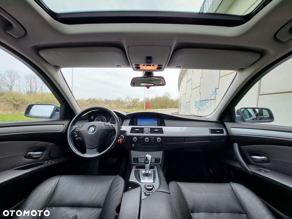 BMW Seria 5 520d Touring - 16