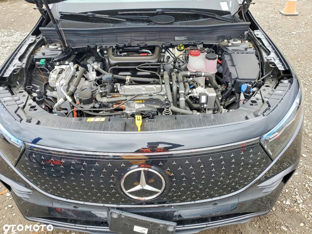 Mercedes-Benz EQB - 13