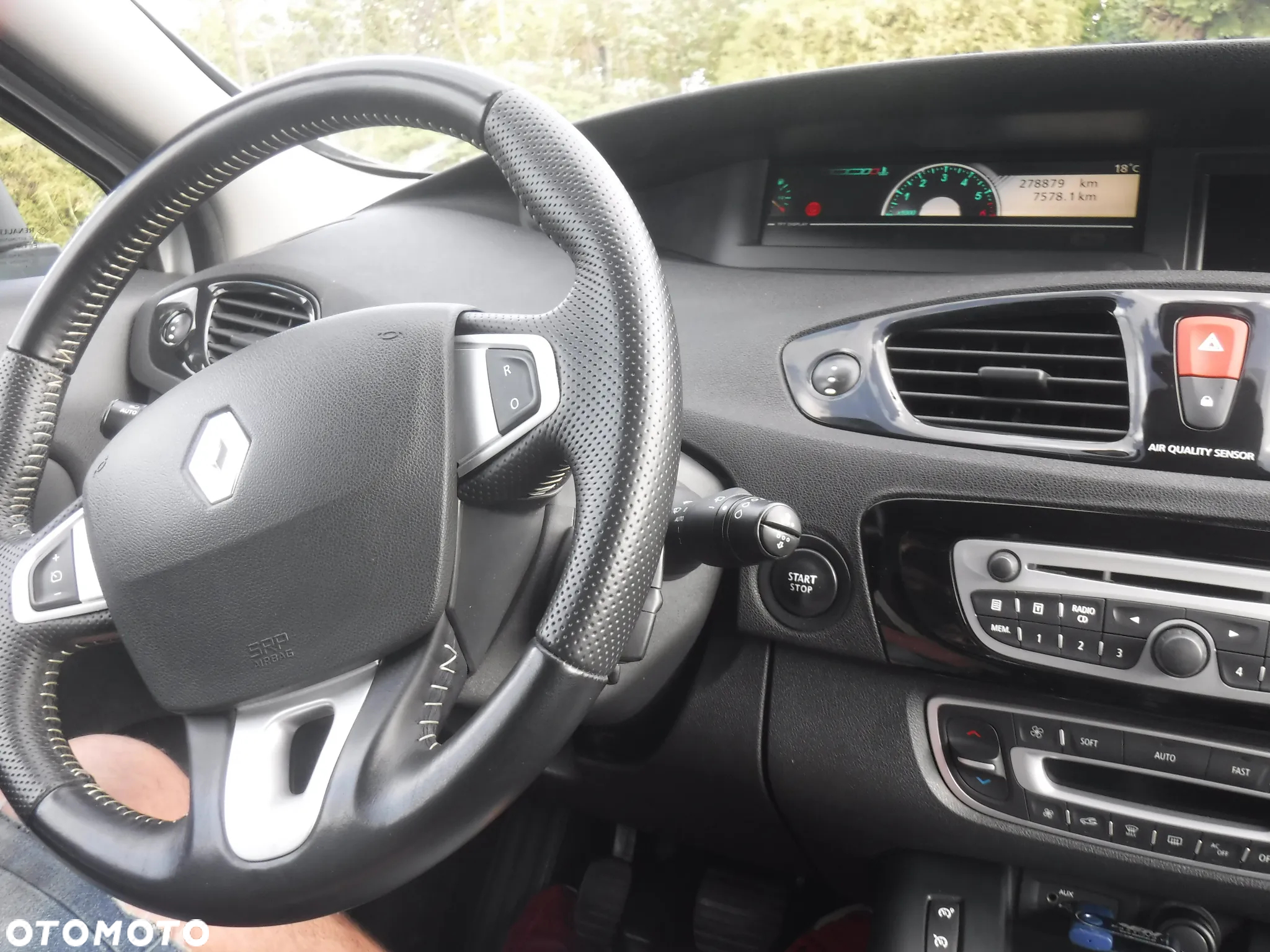 Renault Scenic 2.0 dCi Privilege - 17