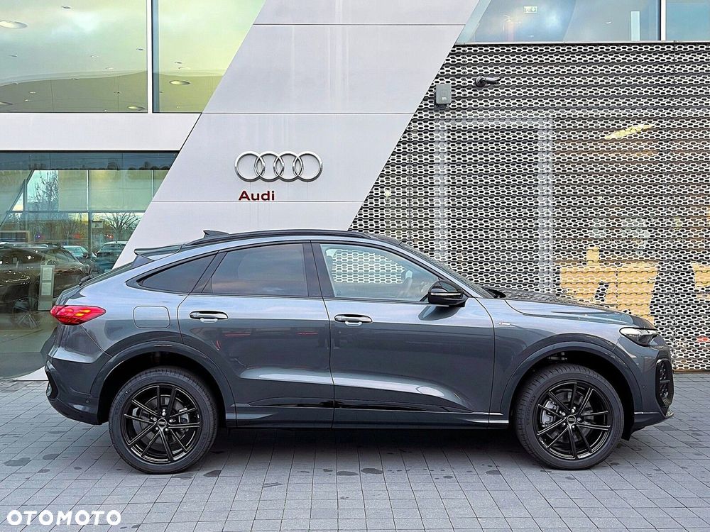 Audi Q5 Sportback - 1