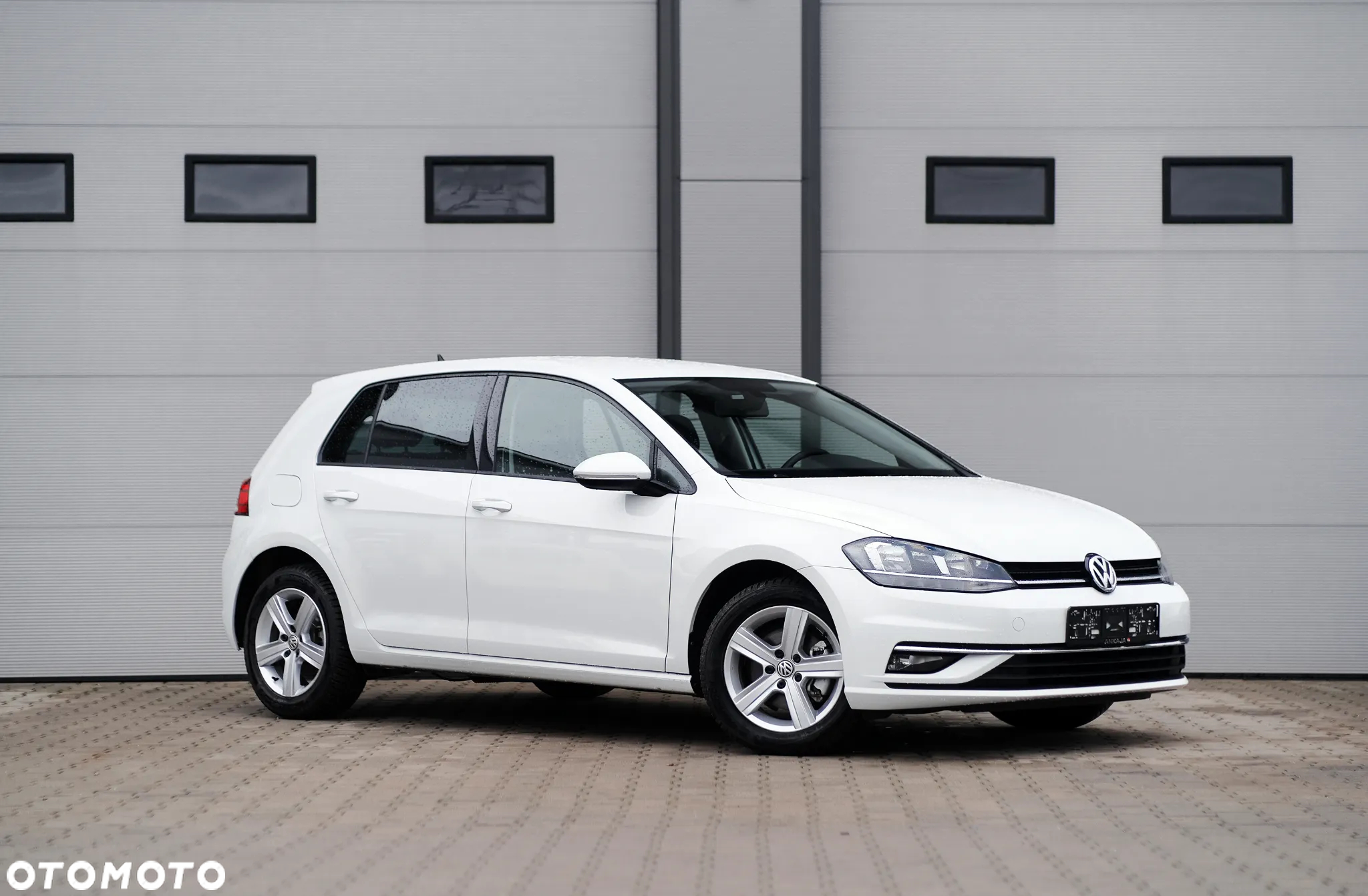 Volkswagen Golf - 8