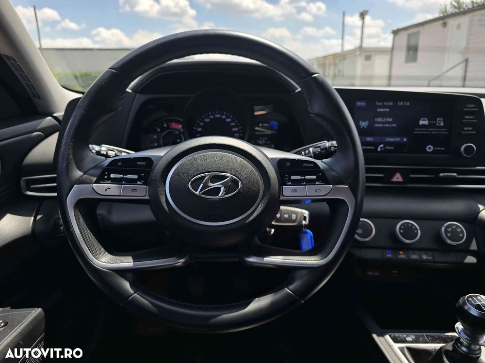 Hyundai Elantra - 15