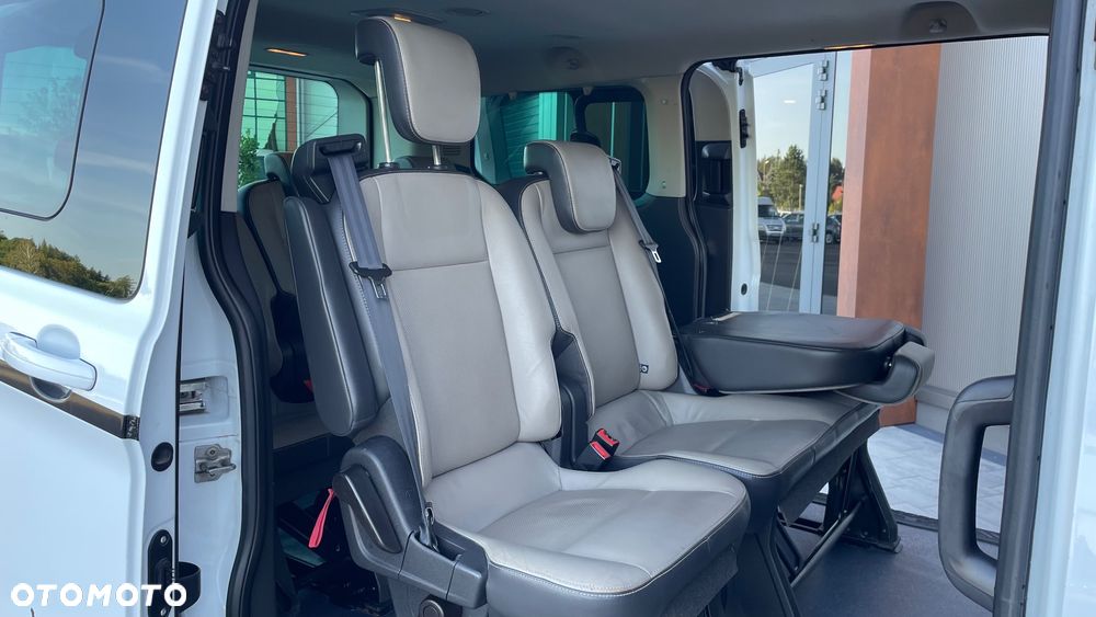 Ford Tourneo Custom - 10