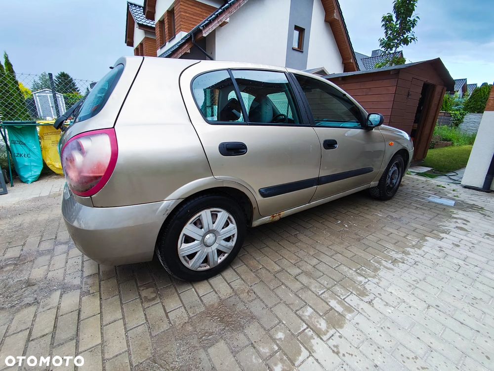 Nissan Almera - 5