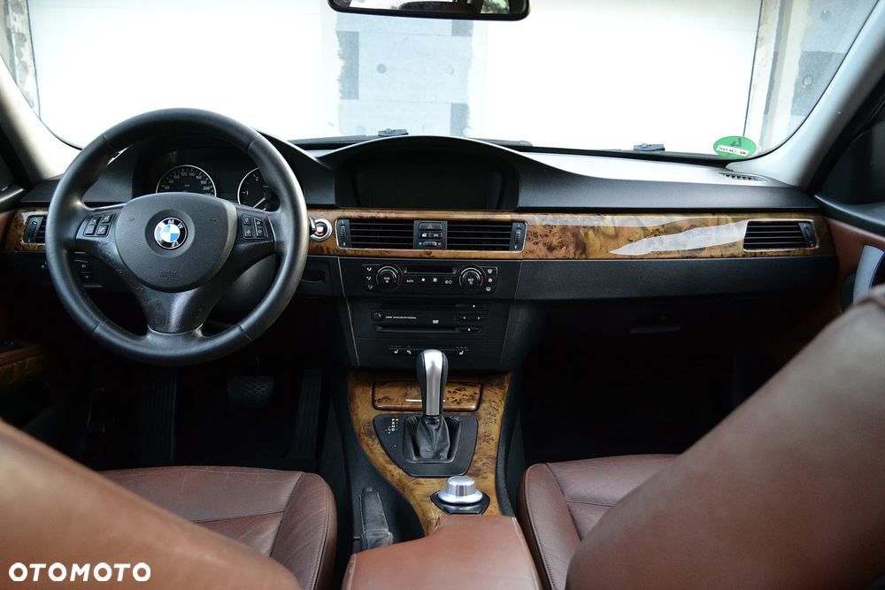 BMW Seria 3 320d DPF - 12