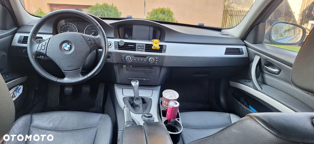 BMW Seria 3 320d - 4