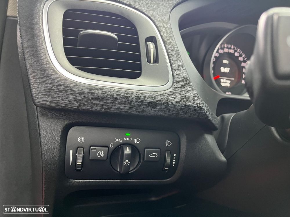 Volvo V40 Cross Country 2.0 D2 - 15