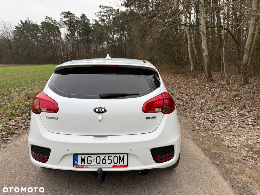 Kia Ceed - 8