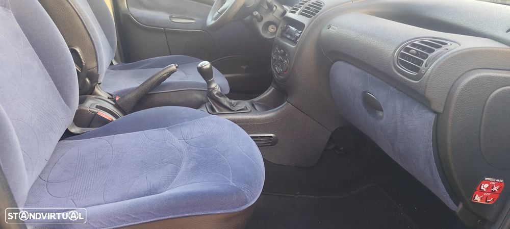 Peugeot 206 1.1 XR - 16