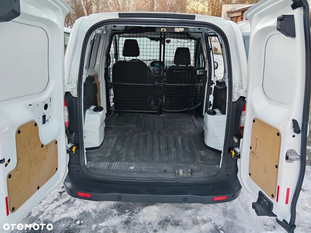 Ford Transit Courier - 12