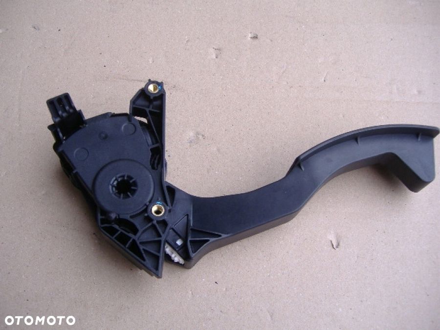 SMART 453 TWINGO III PEDAŁ GAZU POTENCJOMETR A4532900800 180023357R - 2