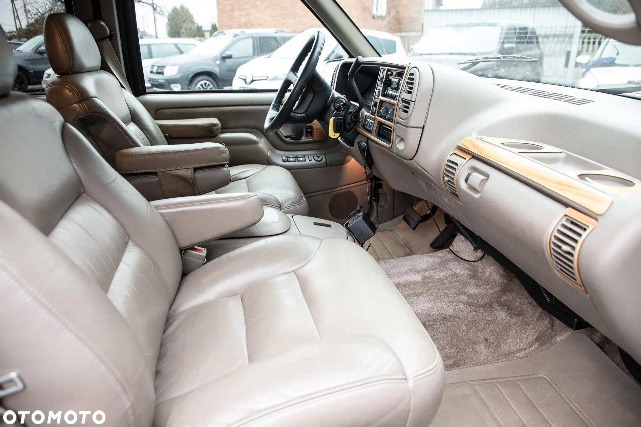 Chevrolet Tahoe - 28