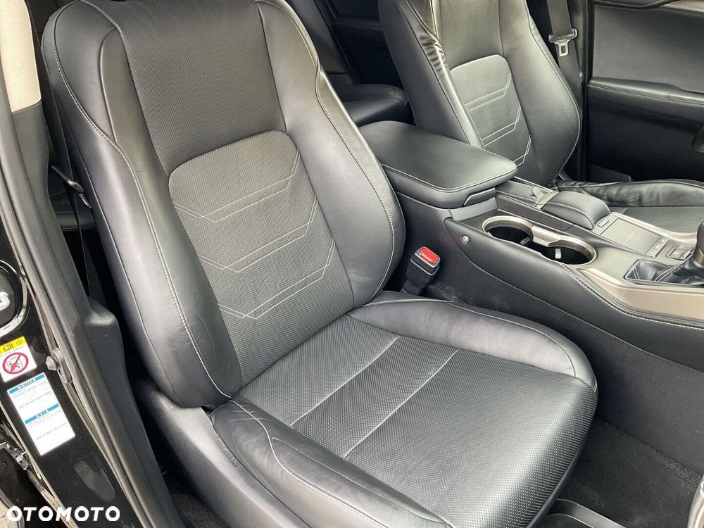 Lexus NX 300h Comfort AWD - 10