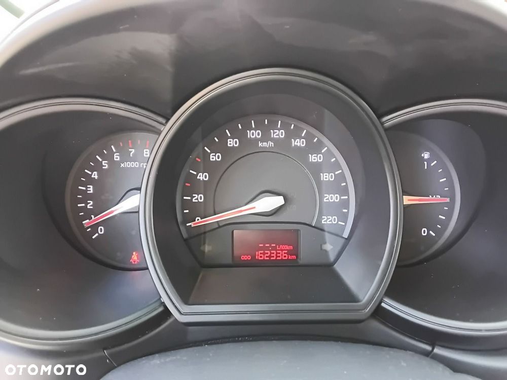 Kia Rio 1.2 Dream Team Edition - 27