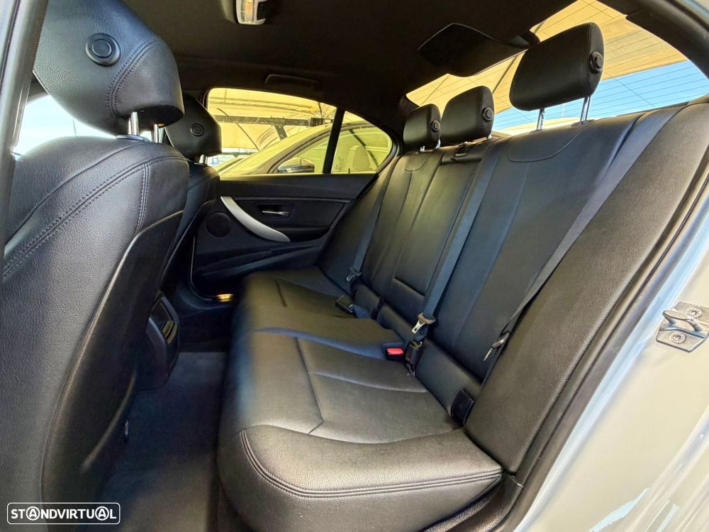 BMW 318 d Auto Pack M - 20