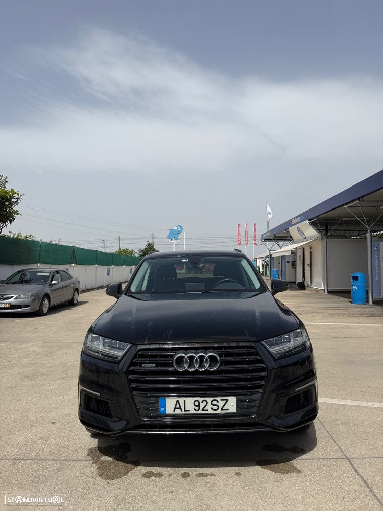 Audi Q7 - 1