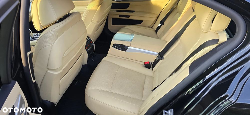 BMW Seria 7 730d Edition Exclusive - 18
