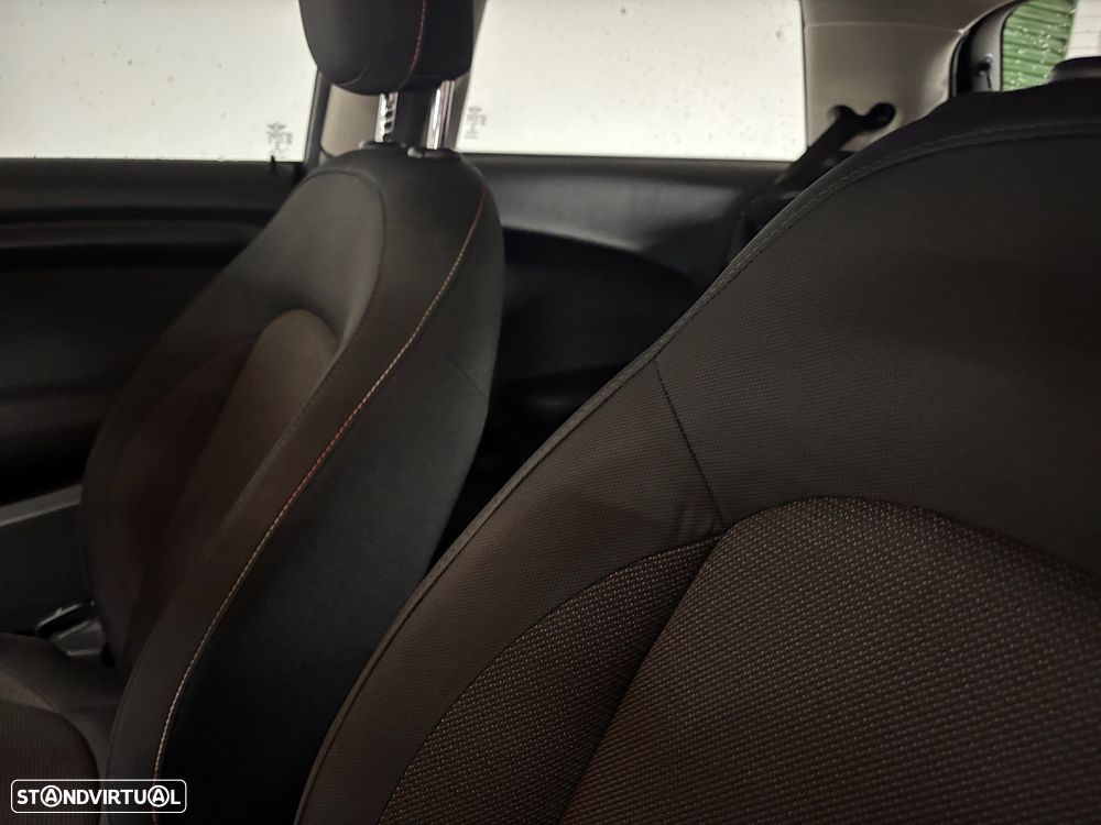 MINI 3 Portas Cooper D - 9