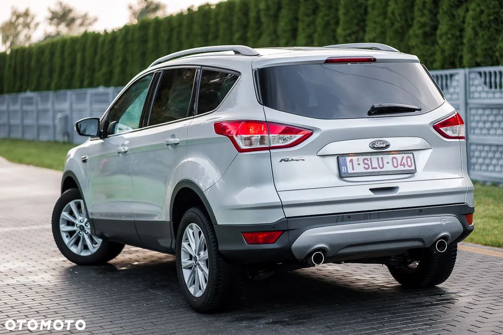 Ford Kuga 2.0 TDCi 2x4 Titanium - 4