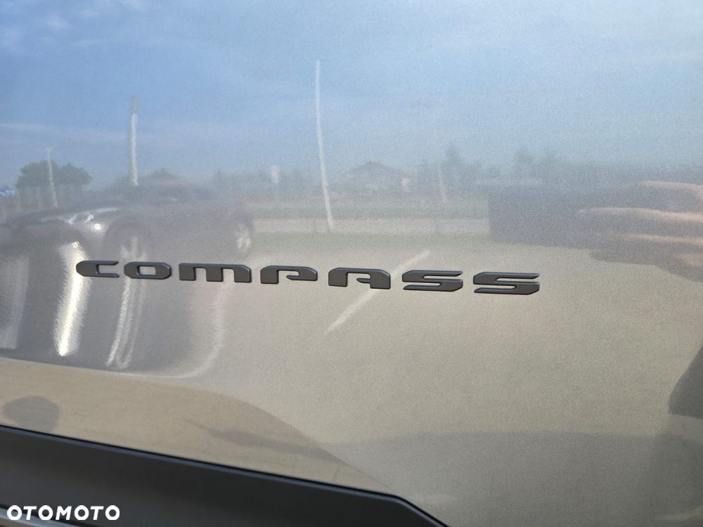 Jeep Compass - 23