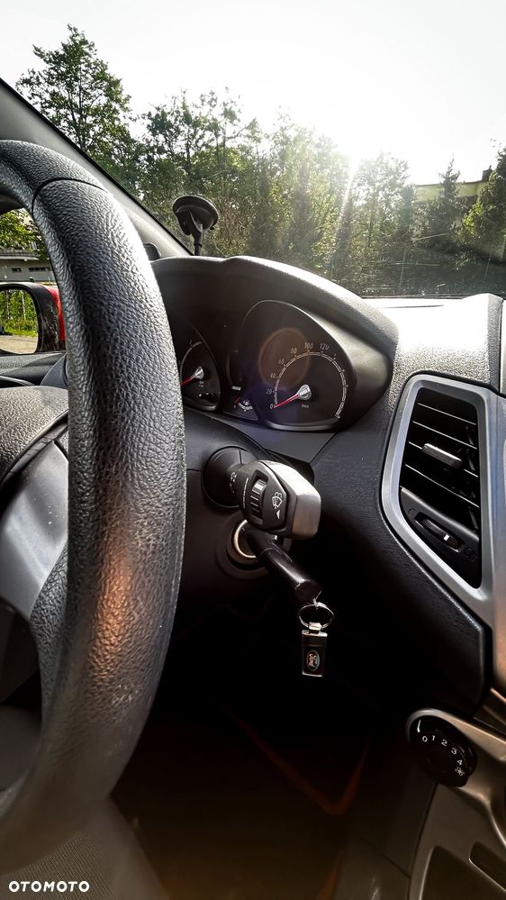 Ford Fiesta - 24