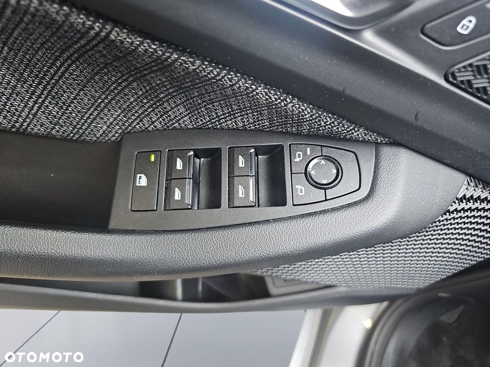 BMW Seria 2 218i - 19