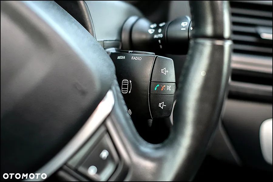 Renault Laguna dCi 175 FAP Initiale - 19