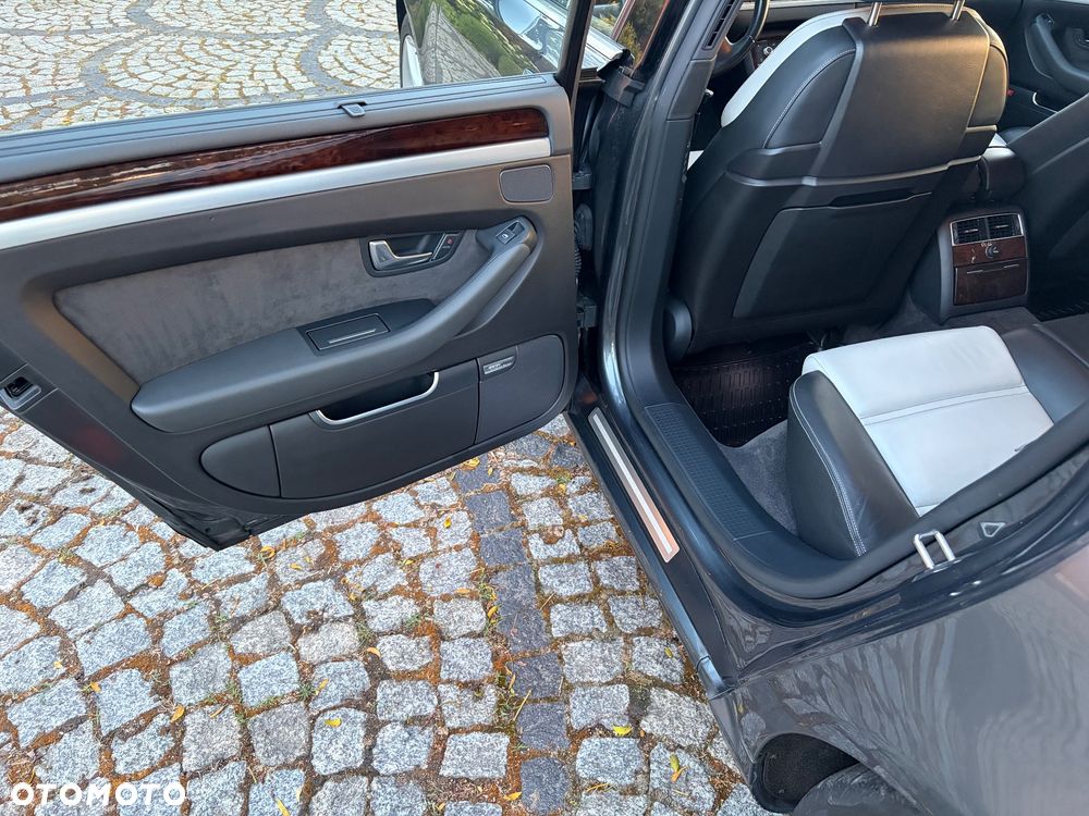 Audi A8 - 12
