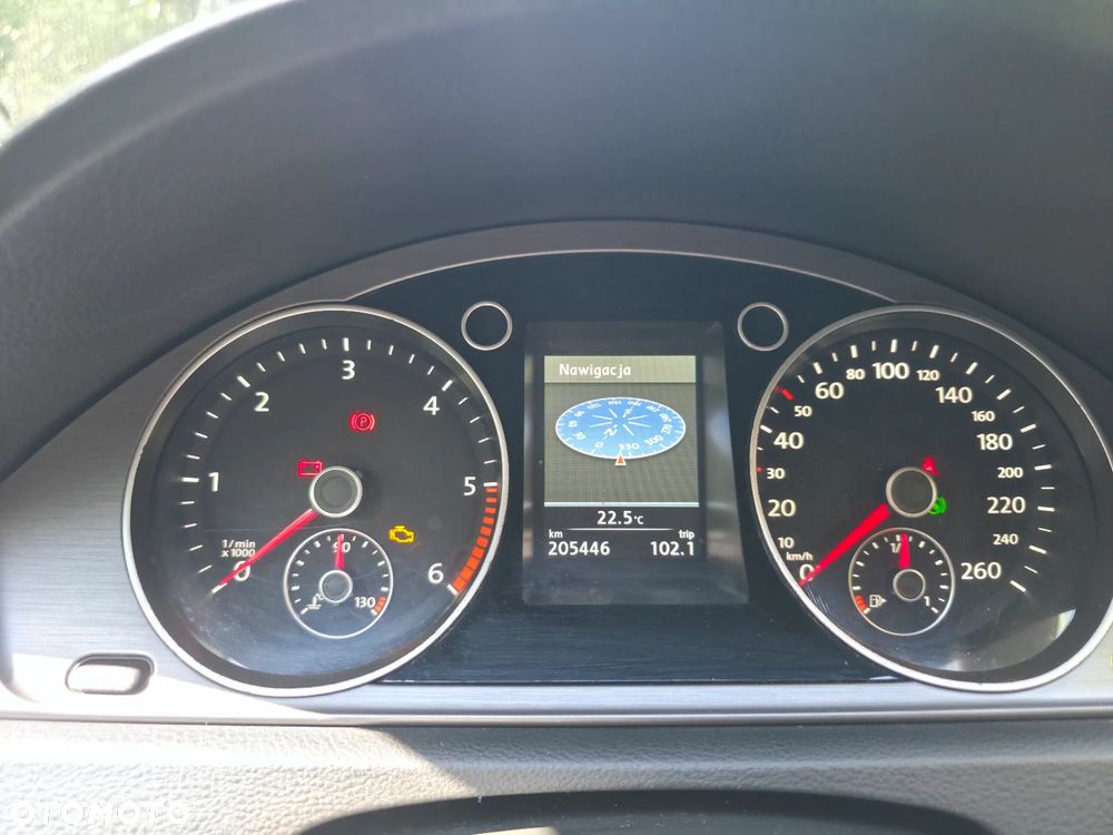 Volkswagen Passat 2.0 TDI Comfortline DSG - 12